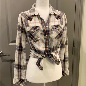 Western Levi’s fitted flannel button down shirt